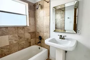 612 E 29th St, Houston, TX 77008 - Photo 21