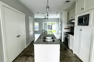 612 E 29th St, Houston, TX 77008 - Photo 7