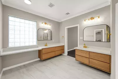 2425 W Bramlet Drive, Conroe, TX 77304 - Photo 13