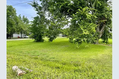 1601 N Avenue S, Freeport, TX 77541 - Photo 1