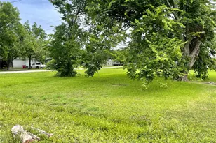 1601 N Ave S, Freeport, TX 77541 - Photo 1