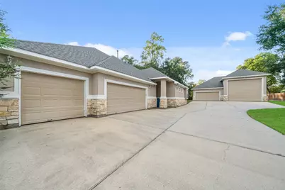 12195 N Lake Vista Drive, Willis, TX 77318 - Photo 11