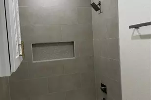 8318 Brandon St, Houston, TX 77051 - Photo 33