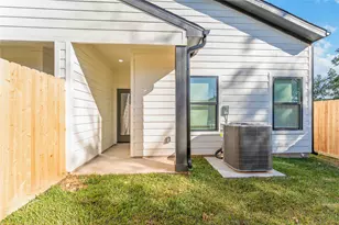 8318 Brandon St, Houston, TX 77051 - Photo 35
