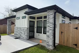 8318 Brandon St, Houston, TX 77051 - Photo 5