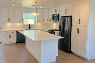 8125 Sunnyhill St, Houston, TX 77088 - Photo 3