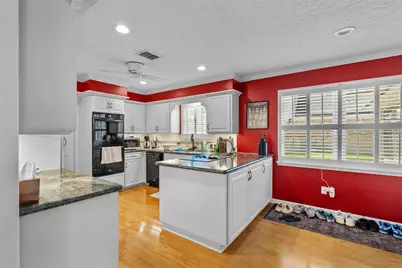 5510 Pine Arbor Drive, Houston, TX 77066 - Photo 9