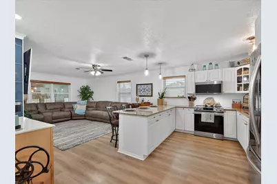 117 Horseshoe Lake Drive W, Huntsville, TX 77320 - Photo 5