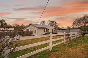 117 Horseshoe Lake Dr W, Huntsville, TX 77320 - Photo 3