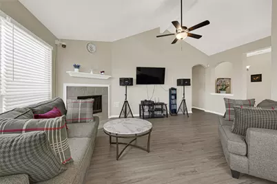 8123 Solara Bend, Houston, TX 77083 - Photo 9