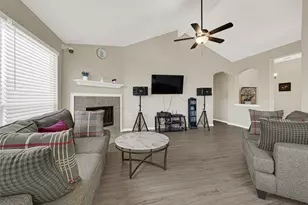 8123 Solara Bend, Houston, TX 77083 - Photo 9