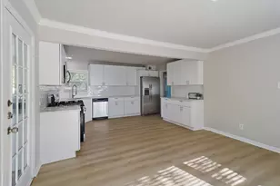 200 Scott St, Baytown, TX 77520 - Photo 9