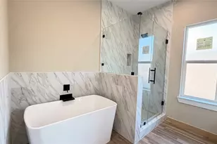 7821 Angus St, Houston, TX 77028 - Photo 3