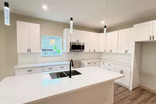 7821 Angus St, Houston, TX 77028 - Photo 11