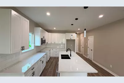 7821 Angus Street, Houston, TX 77028 - Photo 9