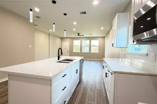 7821 Angus St, Houston, TX 77028 - Photo 13