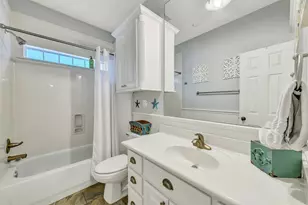 13602 Windlass Cir, Galveston, TX 77554 - Photo 23