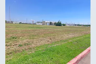 301 Sh 146, Texas City, TX 77591 - Photo 3