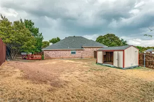 6025 Western Creek Ln, Haltom City, TX 76137 - Photo 25