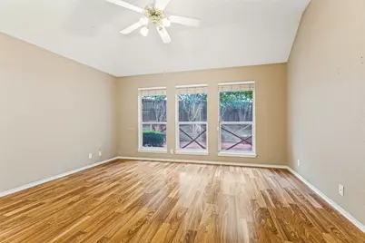 6025 Western Creek Lane, Haltom City, TX 76137 - Photo 17