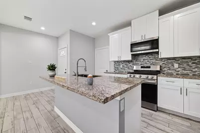 1411 Featherstone Street #B, Houston, TX 77020 - Photo 9