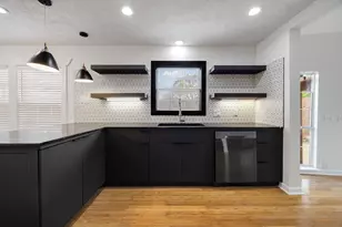 1310 Walton St, Houston, TX 77009 - Photo 7