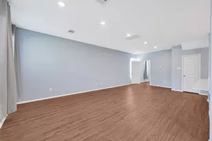 1922 Ballesteros St, Crosby, TX 77532 - Photo 9