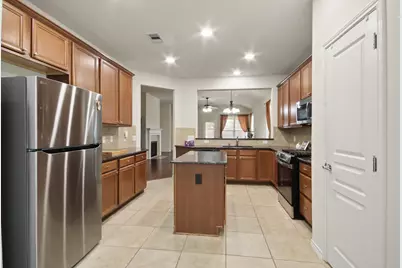 16918 Cherokee Lake Lane, Houston, TX 77044 - Photo 9