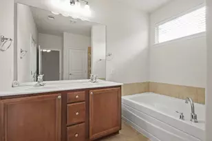 16918 Cherokee Lake Ln, Houston, TX 77044 - Photo 13