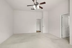 16918 Cherokee Lake Ln, Houston, TX 77044 - Photo 11