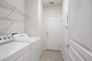 16918 Cherokee Lake Ln, Houston, TX 77044 - Photo 25