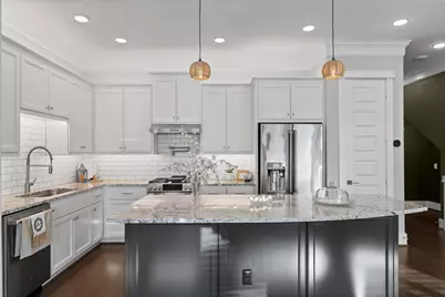 817 Kamano Avenue, Houston, TX 77008 - Photo 11