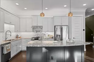 817 Kamano Ave, Houston, TX 77008 - Photo 11