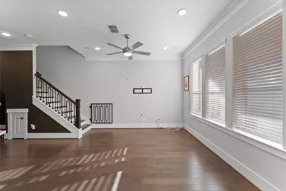 817 Kamano Avenue, Houston, TX 77008 - Photo 9