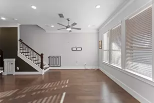 817 Kamano Ave, Houston, TX 77008 - Photo 9