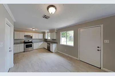 6706 Castleview Lane, Houston, TX 77489 - Photo 5