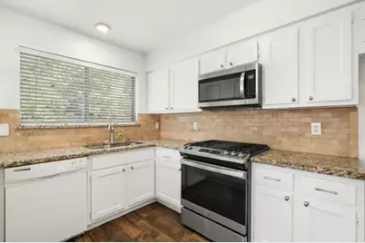 24 Woodelves Place, The Woodlands, TX 77381 - Photo 15