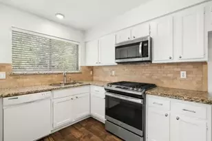 24 Woodelves Pl, The Woodlands, TX 77381 - Photo 15