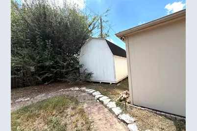 12615 Shannon Hills Drive, Houston, TX 77099 - Photo 39