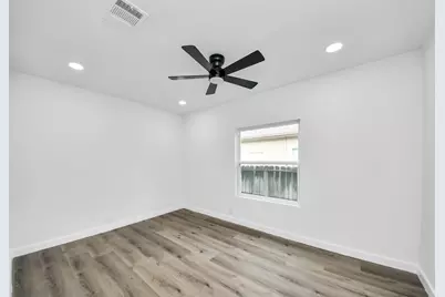 11707 Greenglen Drive, Houston, TX 77044 - Photo 29