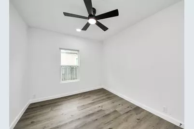 11707 Greenglen Drive, Houston, TX 77044 - Photo 31