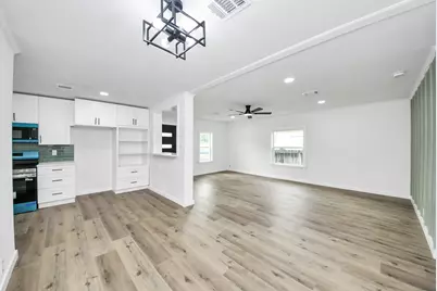 11707 Greenglen Drive, Houston, TX 77044 - Photo 13