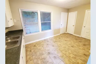 5318 Doulton Drive, Houston, TX 77033 - Photo 11