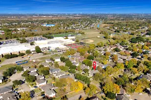 16827 Dunbar Grove Ct, Sugar Land, TX 77498 - Photo 5