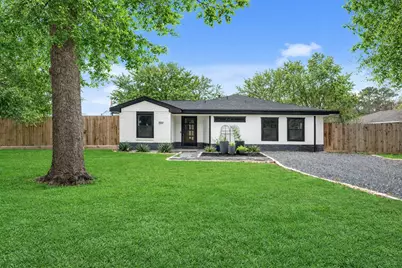 701 W 39th Street, Houston, TX 77018 - Photo 1