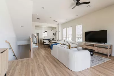 2428 Ella Boulevard, Houston, TX 77008 - Photo 9