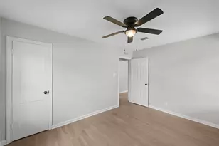 5926 Belneath St, Houston, TX 77033 - Photo 27