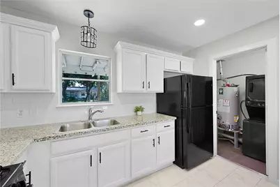 5926 Belneath Street, Houston, TX 77033 - Photo 5