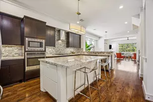 1810 Ridgewood St, Houston, TX 77006 - Photo 9