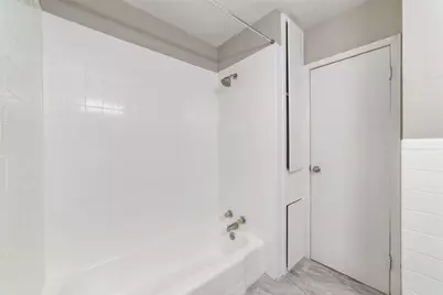 1424 Marshall Street #9, Houston, TX 77006 - Photo 13